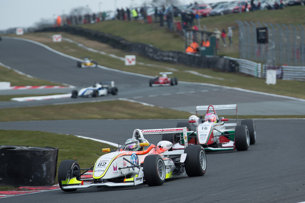 The F3 cup races at Oulton Park, with Alice Powell chasing down Alex Craven - Canon 5d mk iii review