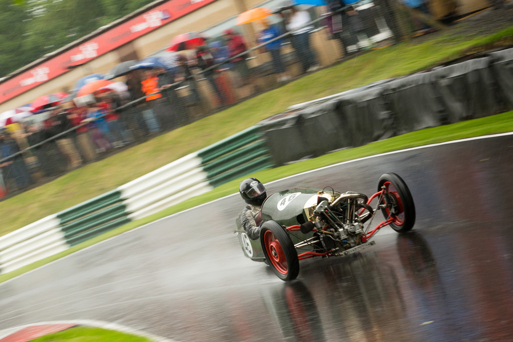 Greg Bibby and Maggie Tuer in the Morgan race into the Hall Bends at Cadwell Park